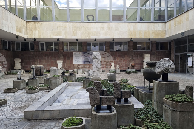 Общинският съвет в Пазарджик одобри връщането на залата за изложби на Историческия музей в града