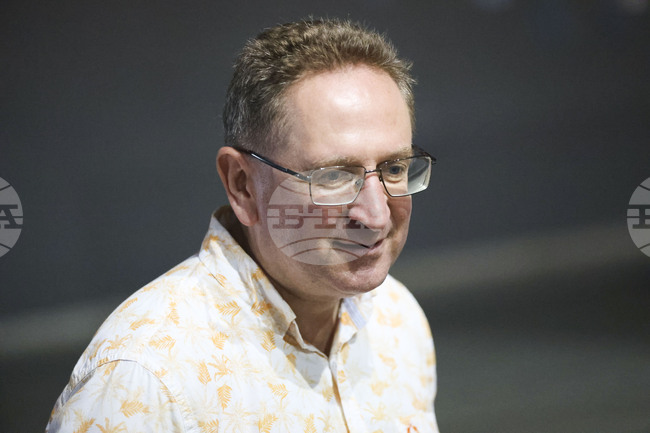 Имаме нужда от корените си, каза Георги Бърдаров при представяне на романа „Адажио за Мария“ в Банско