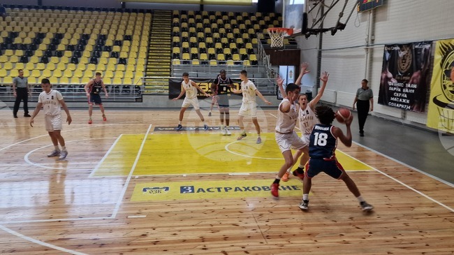 "Изиграхме много силна втора част, а тогава се реши и мачът", каза за БТА селекционерът на 16-годишните баскетболни национали Милен Дудев