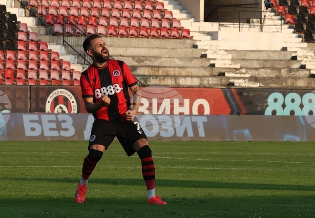 Локомотив София победи Монтана като гост в първи мач от 18-ия кръг на Първа лига