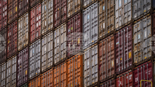 Компанията за морски превози „Хапаг-Лойд“ въвежда процедури за извънредни ситуации за кораби в Персийския залив