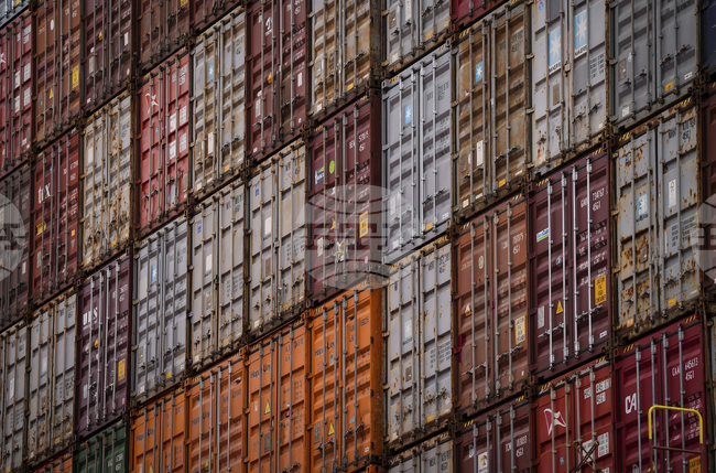 Компанията за морски превози „Хапаг-Лойд“ въвежда процедури за извънредни ситуации за кораби в Персийския залив