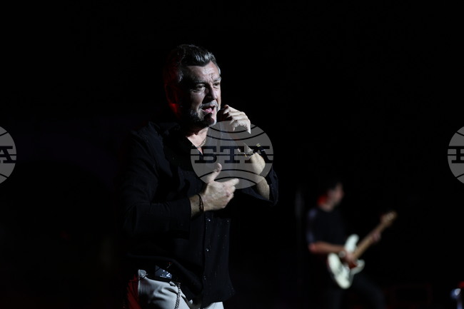 Любо Киров излиза днес и утре с класически камерен оркестър в зала 1 на НДК