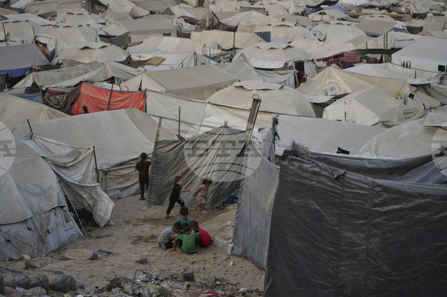 Международни хуманитарни организации заявиха, че материали за изграждане на средства за подслон все още не влизат в ивицата Газа