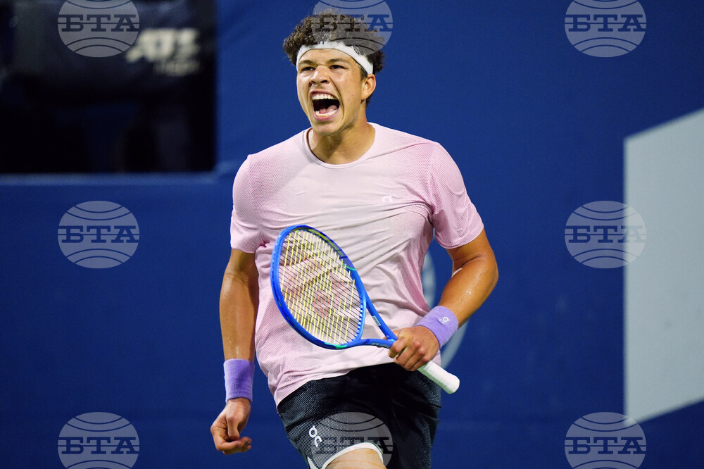 Бен Шелтън елиминира Флавио Коболи и се класира за четвъртфиналите на Мастърс турнира по тенис в Торонто