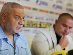 Пресклуб България - щанги - пресконференция