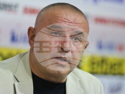 Пресклуб България - щанги - пресконференция