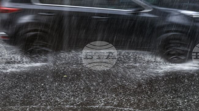 Силни бури доведоха до наводнения в градовете Ираклион и Ханя на гръцкия остров Крит 