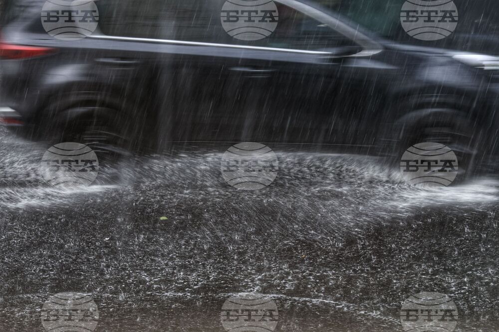 Силни бури доведоха до наводнения в градовете Ираклион и Ханя на гръцкия остров Крит 