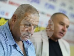 Пресклуб България - щанги - пресконференция