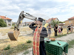 Самоков - Обединено училище „Неофит Рилски“ - физкултурен салон - първа копка