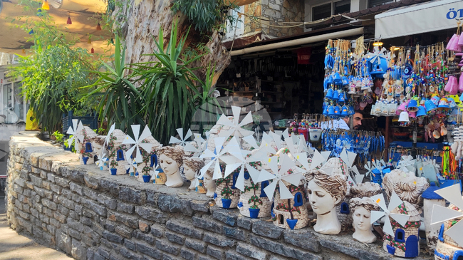 Туристите са похарчили рекордните 1 млрд. долара за сувенири в Турция през първото полугодие