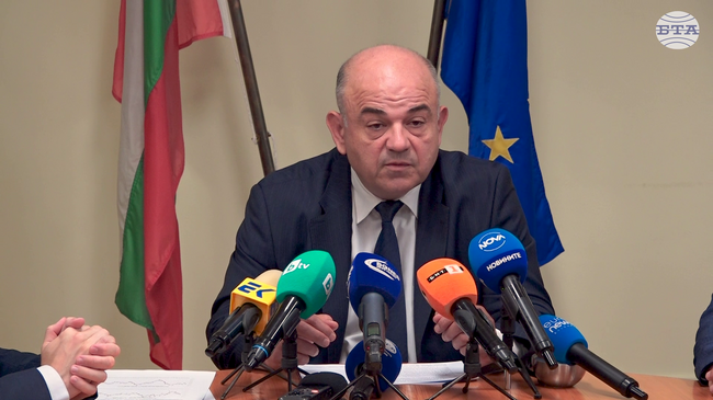 Цената на потребителската кошница се понижава с още два лева тази седмица до 97 лева, съобщи председателят на ДКСБТ Владимир Иванов