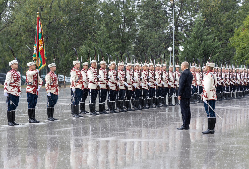 Националната гвардейска част е символ на чест, дълг, достойнство, етика и истинско родолюбие, каза президентът Румен Радев