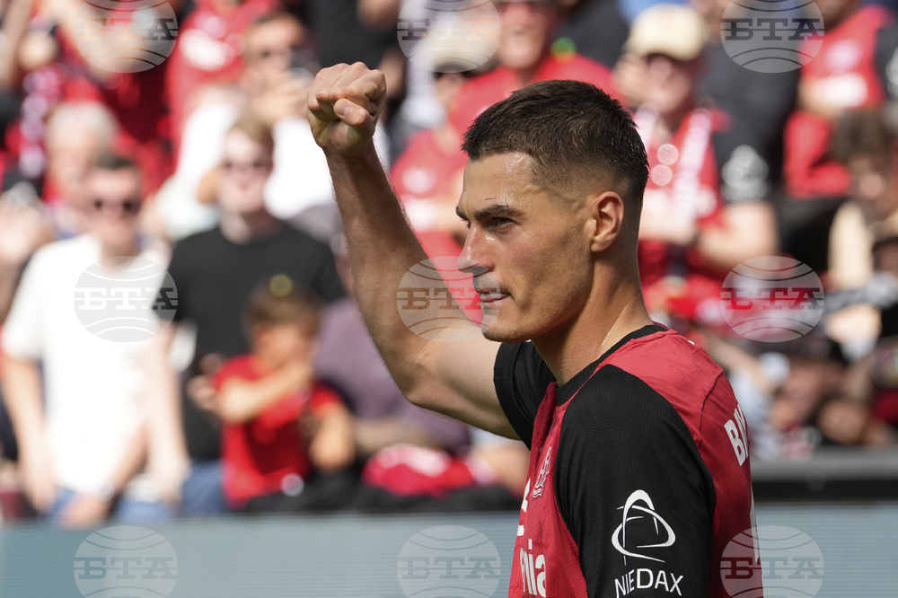Soccer Leverkusen Schick