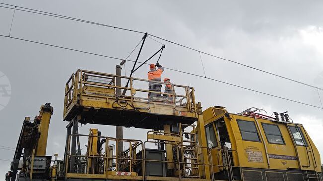 Носещо въже и 300 метра проводници са откраднати в жп участъка Казичене - Столник, заради което е спряно движението на влаковете 