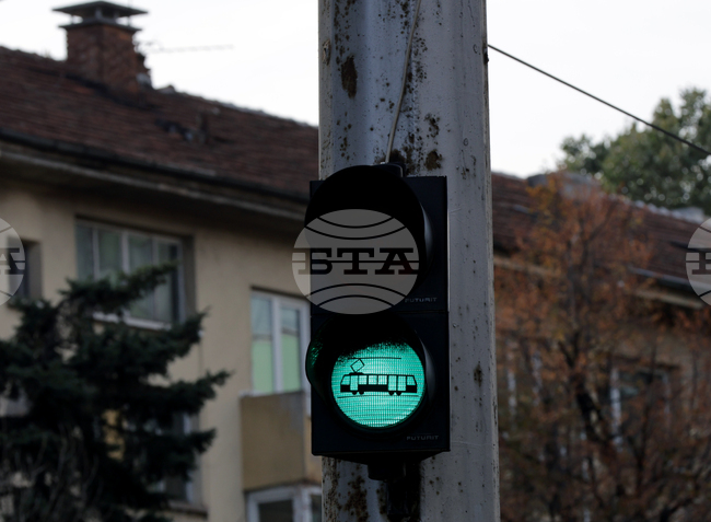 НСО разполагат с пет устройства, които позволяват промяна на светофарите при преминаването на автомобил със специален режим, съобщиха от Столична община