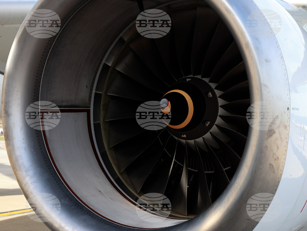 Всички полети днес се изпълняват и не се очакват повече смущения в резултат на проблема със софтуерната актуализация, съобщиха от „Уиз Еър“ 