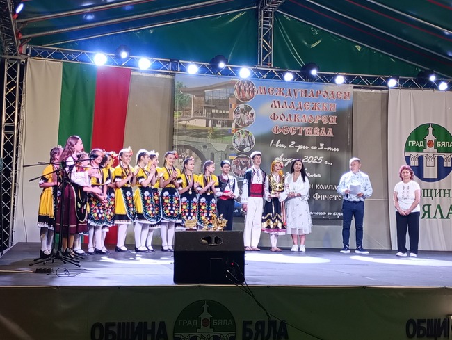 Тараклийски таланти получиха високи отличия от Международен фолклорен фестивал в Бяла
