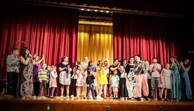 Българското училище „Гергана“ в Ню Йорк публикува поздрав с новата си постановка „Ваше Въобрaжение“