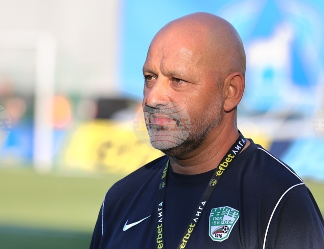 "Мисля, че резултатът е нереален", коментира след загубата от Черно море наставникът на Берое Виктор Басадре