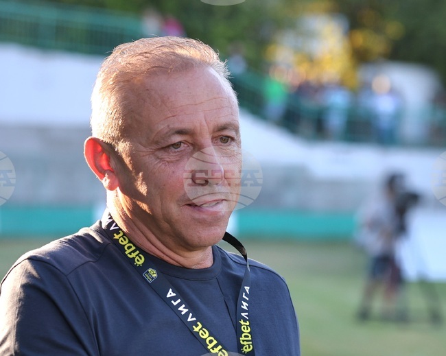 "Като цяло съм доволен от усилията, но трябва да изчистим някои неточности в защита", каза треньорът на Черно море Илиан Илиев