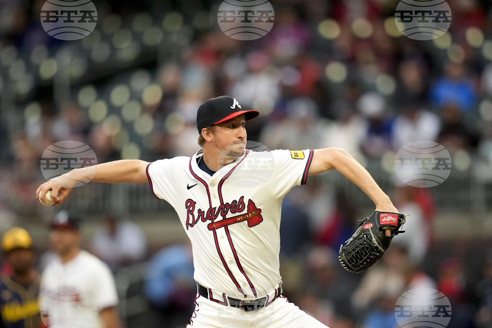 Brewers Braves Baseball