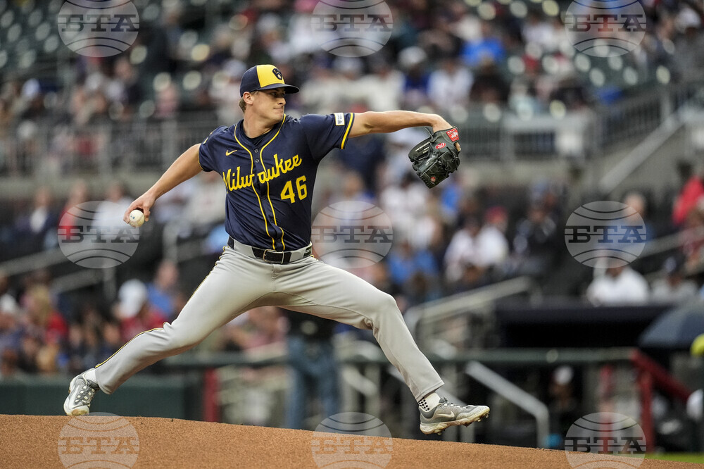 Brewers Braves Baseball