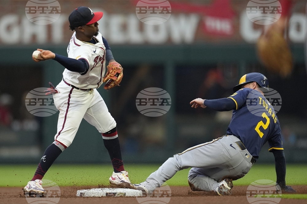 Brewers Braves Baseball