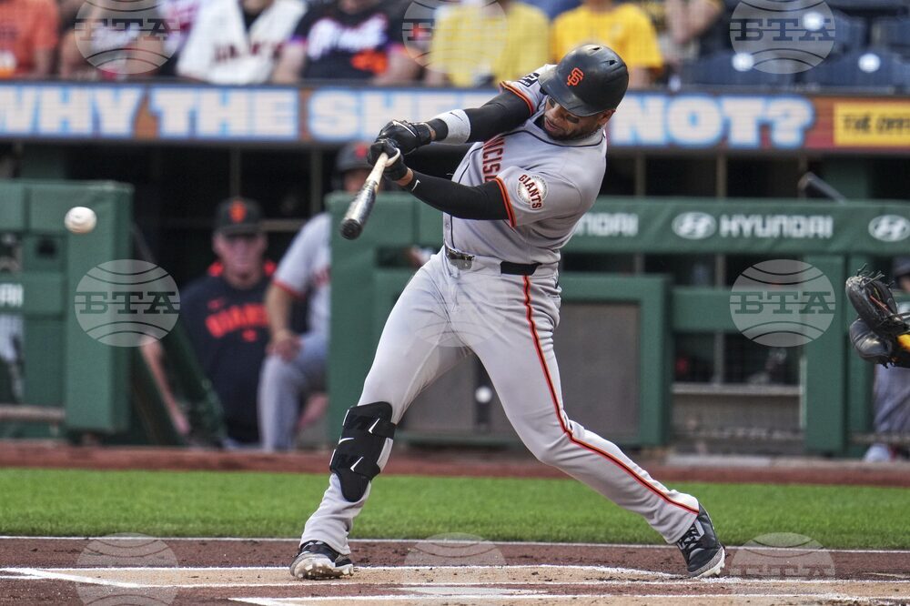 Giants Pirates Baseball