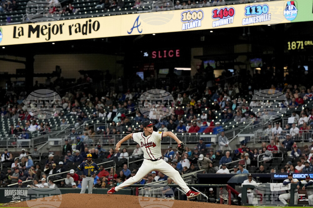 Brewers Braves Baseball