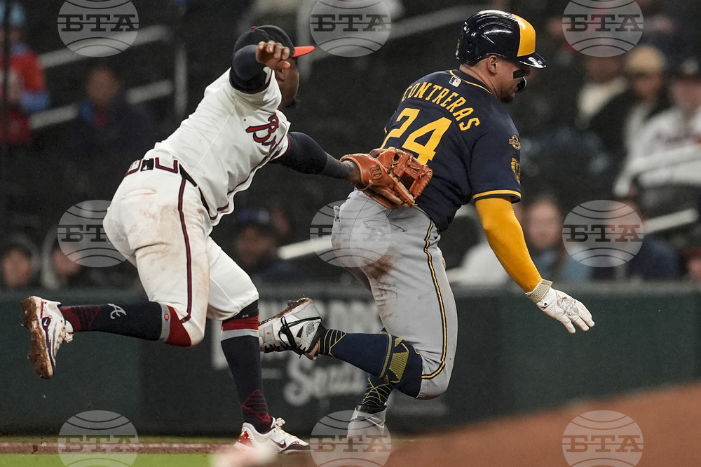 Brewers Braves Baseball