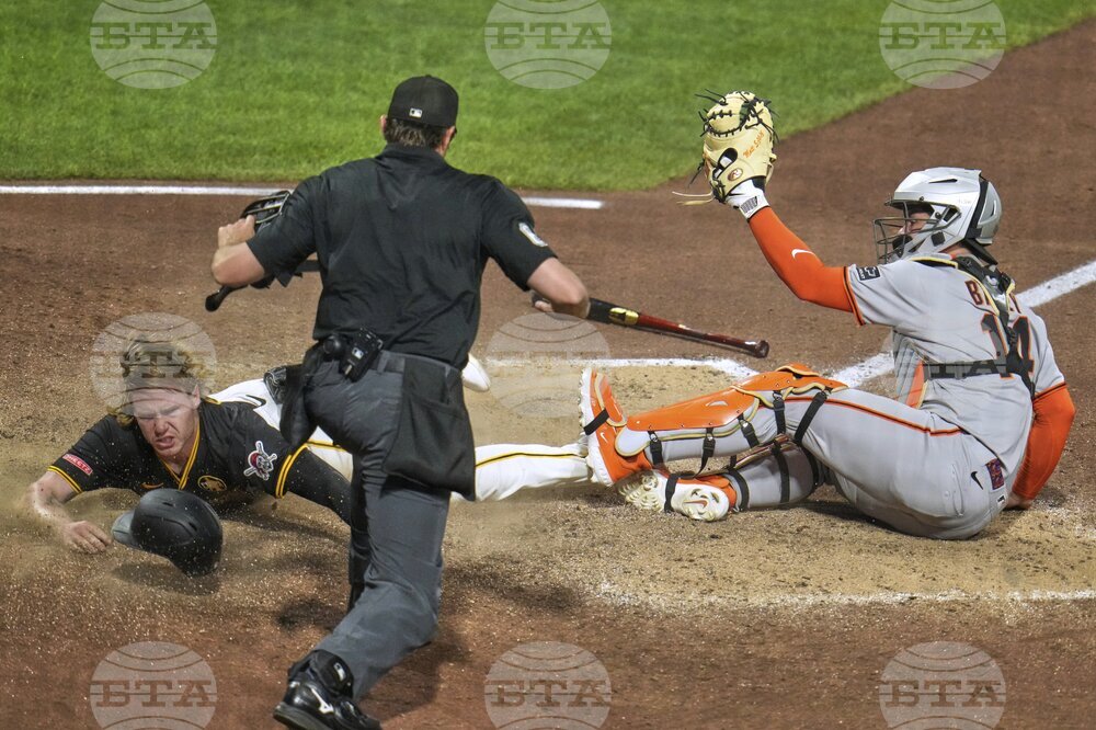 Giants Pirates Baseball