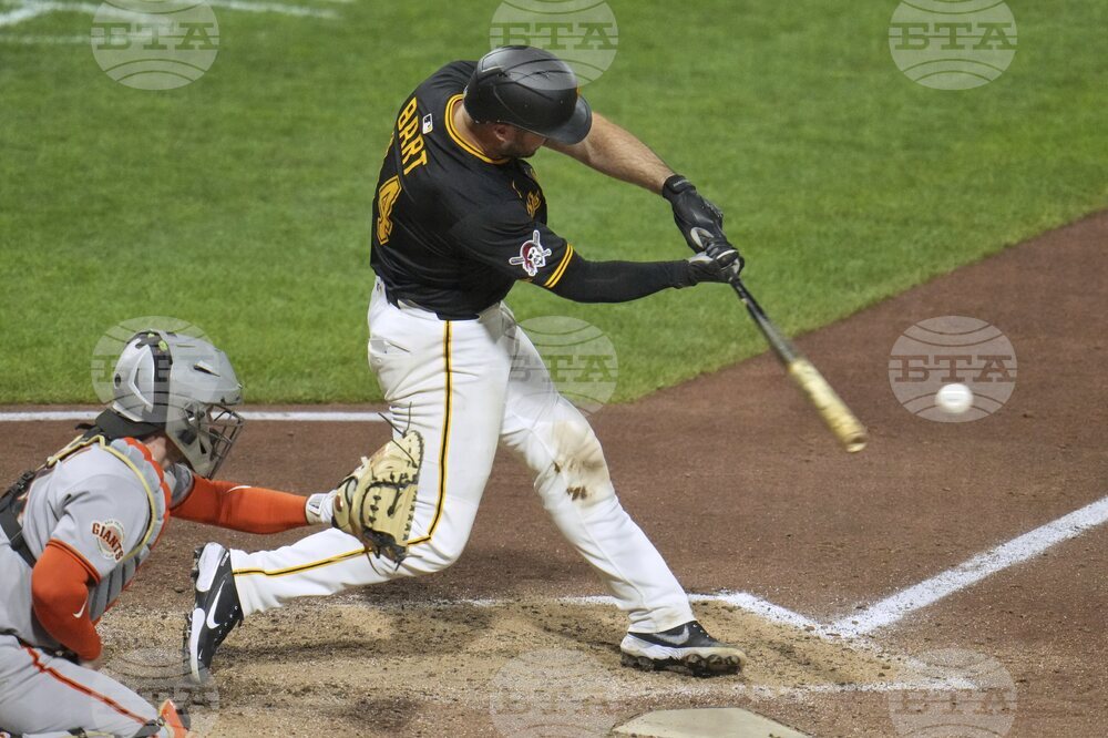Giants Pirates Baseball