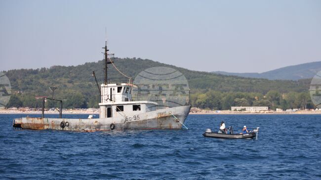 За днес е преустановена операцията по издирването на рибарския кораб в района на Маслен нос