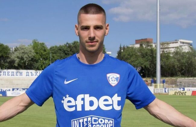 Втородивизионният Марек (Дупница) се подсили с Борислав Вакадинов и се раздели с крилото Стивън Кирилов