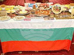 Турция - Анкара - розово масло и творби на Кристо - представяне