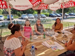 Разград - жени - кърмене 