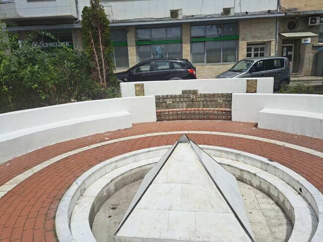 Възстановяват по проект обществена чешма в Попово