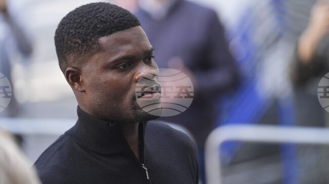 Бившият играч на Арсенал Томас Партей се яви в съда по обвинения в серия от изнасилвания