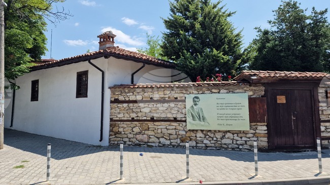 В XV издание на поетичния конкурс „И мисля аз, че ти си Тя!“, организиран от „Къща музей „Пейо Яворов“ в Чирпан, се включиха 40 участници