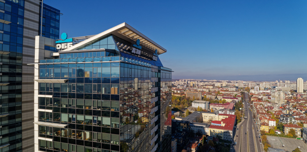 Физическите лица, клиенти на ОББ, ще могат да внасят пари в сметките си без такси до края на октомври