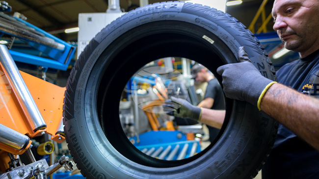 Счетоводен ефект повишава печалбата на "Континентал" преди отделянето на подразделението "Аумовио"