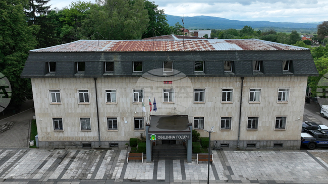 Община Годеч спешно търси превозвач за сключване на договор за обществен превоз на пътници, съобщиха от общинската администрация 