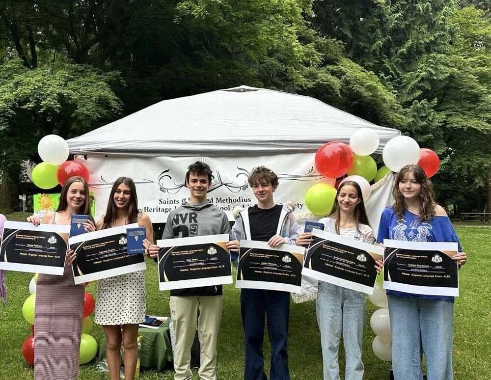 Гимназисти от Българското училище „Св. св. Кирил и Методий“ във Ванкувър получиха сертификати за владеене на български език