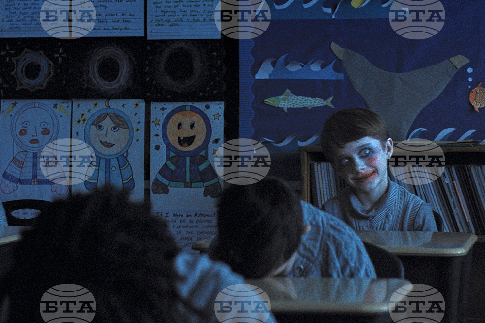 Хорърът "Оръжия" е начело на боксофис класацията на Северна Америка