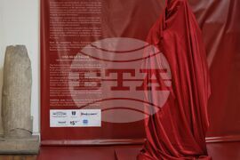 „С една глава по-висока. Втората статуя от Хераклея Синтика“ - изложба