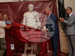 „С една глава по-висока. Втората статуя от Хераклея Синтика“ - изложба