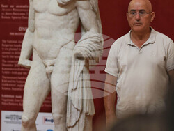 „С една глава по-висока. Втората статуя от Хераклея Синтика“ - изложба