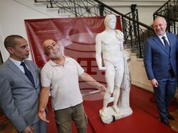 „С една глава по-висока. Втората статуя от Хераклея Синтика“ - изложба